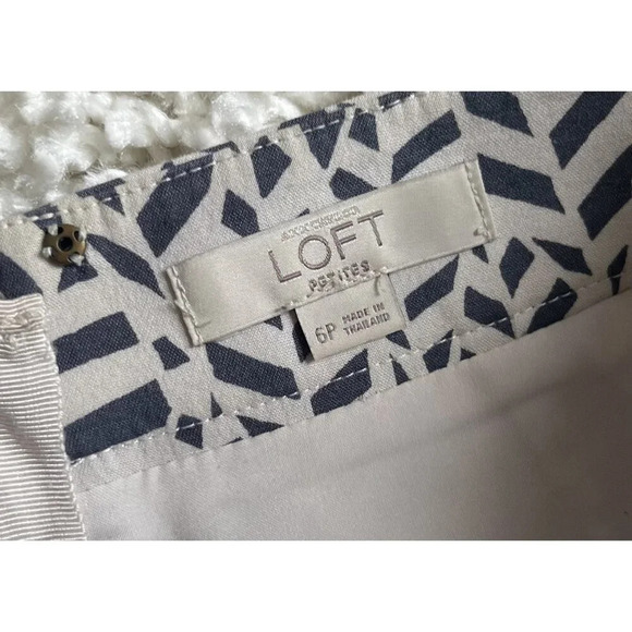 Loft Petite 6P Cream & Gray Geometric Print Pencil Skirt - Picture 2 of 3